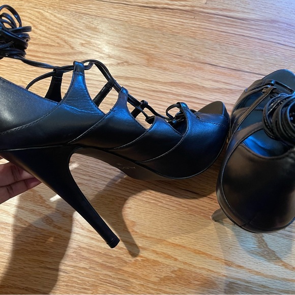 Aldo leather lace up gothic heels - Picture 9 of 9